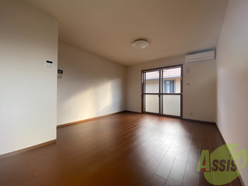 居室・リビング　陽当たり良好で、広々としたリビングです。