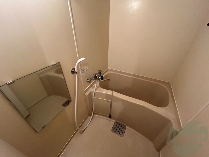 バス・シャワールーム　お風呂になります。一日の疲れを癒してくださいね。