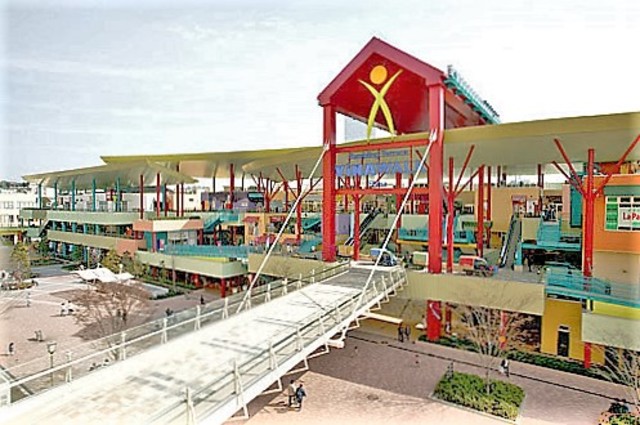 ショッピングセンター　ビナウォーク（ショッピングセンター）まで705m