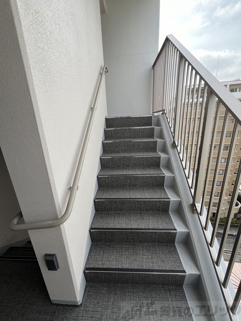 バルコニー　かいだん