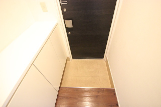 玄関　※同物件参考写真