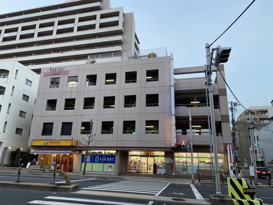 ドラックストア　ドラッグストアライフォート六甲店（ドラッグストア）まで100m