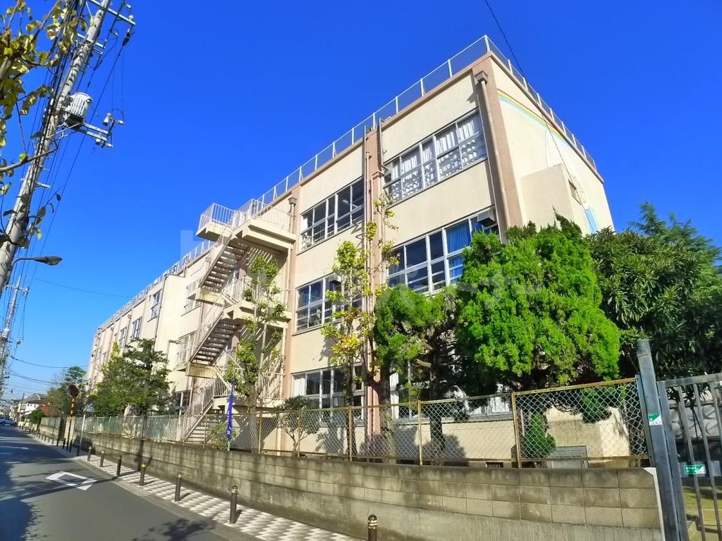 小学校　足立区立渕江第一小学校（小学校）まで650m