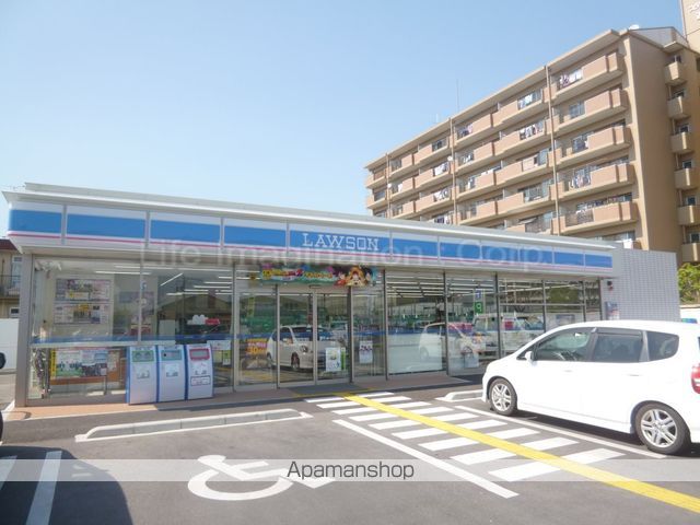 コンビニ　ローソン（コンビニ）まで736m