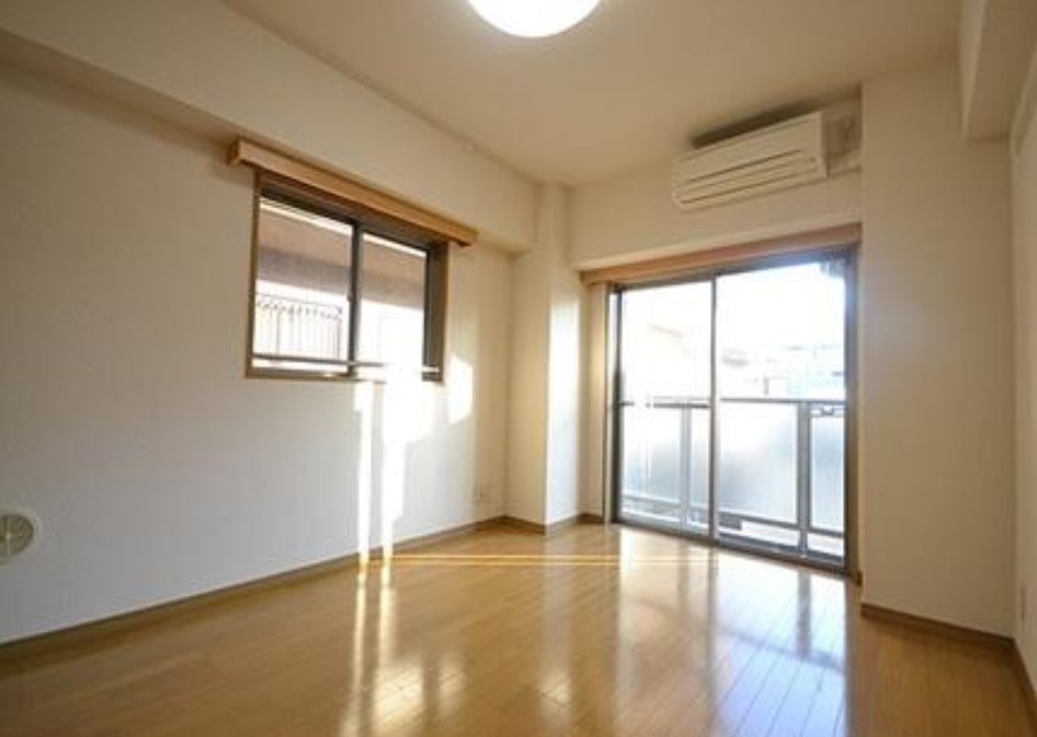 居室・リビング　※参考写真（同物件別部屋です）