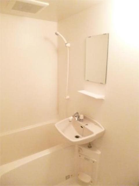 バス・シャワールーム　※参考写真（同物件別部屋です）