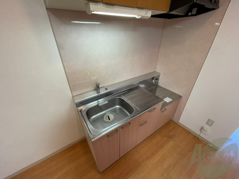 キッチン　キッチンです。ご自身でコンロを設置していただけます。