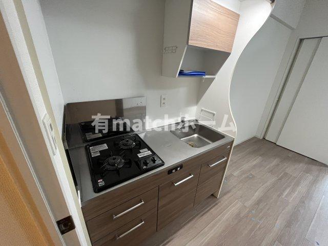 キッチン　イメージとして同建物他部屋を表示しています。