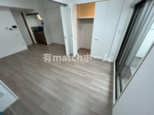 居室・リビング　イメージとして同建物他部屋を表示しています。