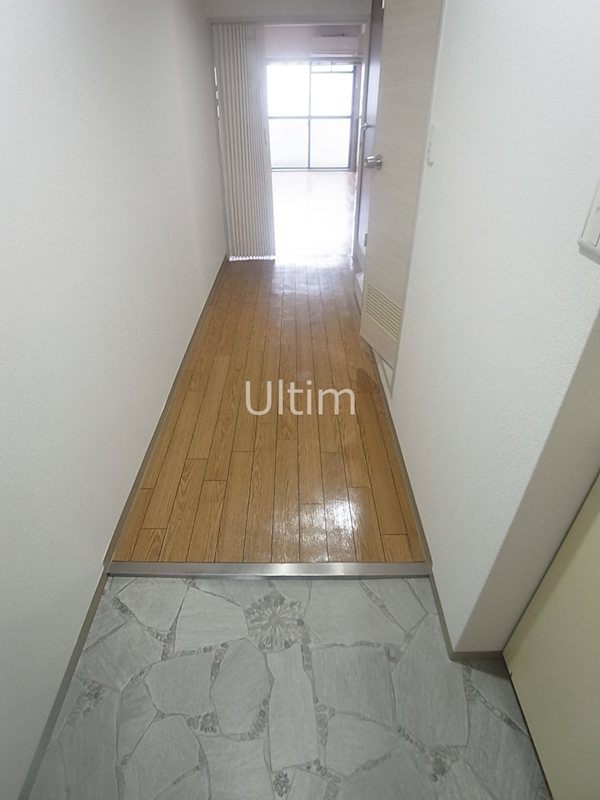 玄関　別部屋のお写真です。ご参考までに！