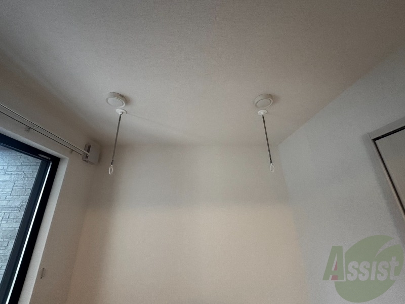 バルコニー　バルコニーはありませんが洗濯物を干すスペースはございます。