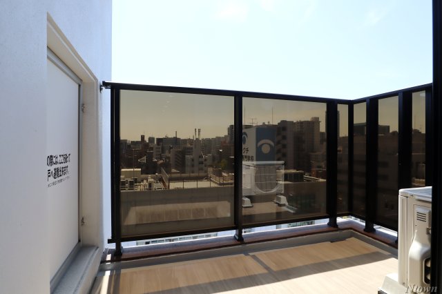 バルコニー　外からの目が気にならないバルコニーで洗濯物が干せます