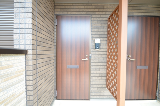 エントランス　玄関前