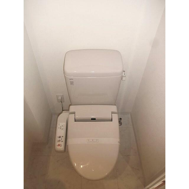 トイレ　別号室参考写真です