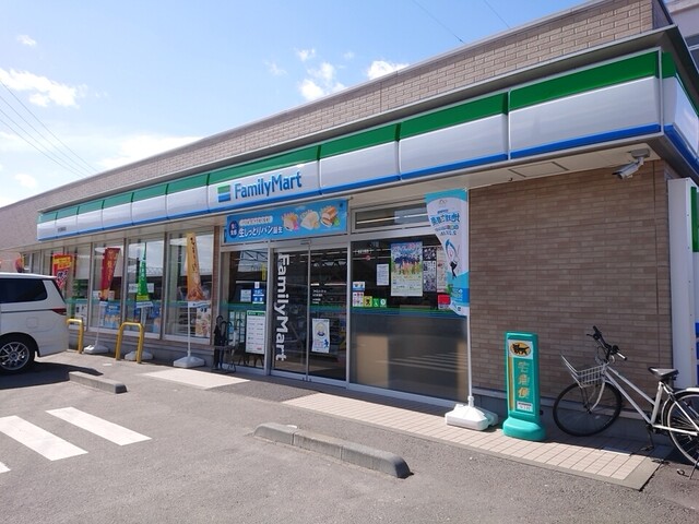 コンビニ　ファミリーマート 地下鉄白石駅前店（コンビニ）まで592m