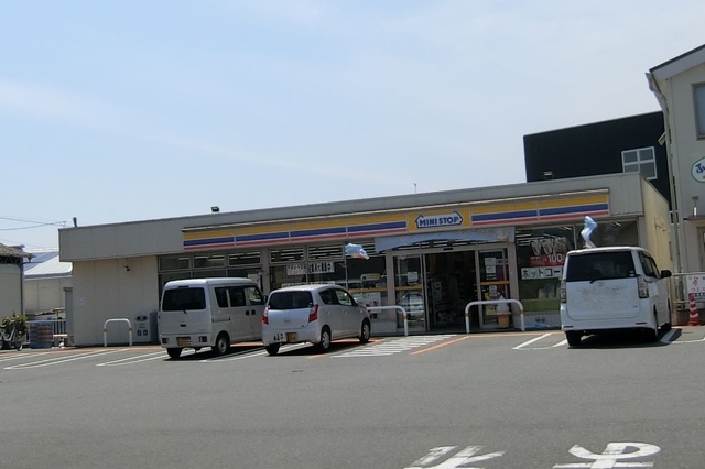 コンビニ　ミニストップ富士入山瀬店（コンビニ）まで1741m