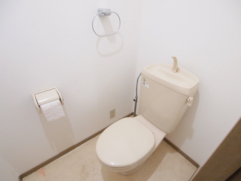 トイレ　※別号室写真の為、現況優先