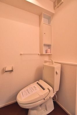 トイレ　落ち着いたトイレです