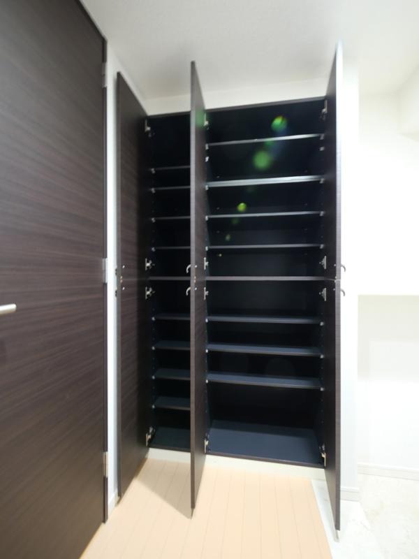 玄関　物件の画像15