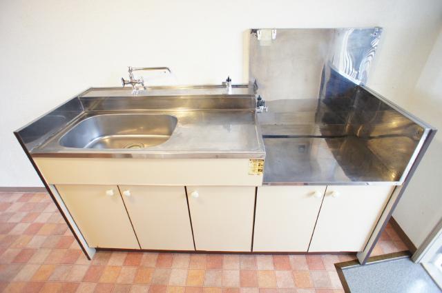 キッチン　ガスコンロ設置可。