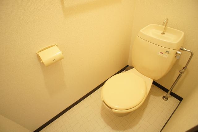 トイレ　ゆったりとしたトイレスペース