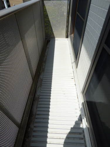 バルコニー　晴れた日には洗濯物がたくさん干せるバルコニー♪
