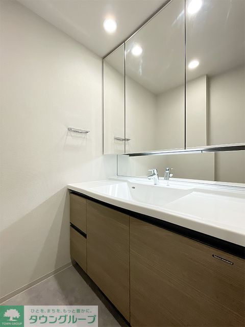 洗面設備　※写真は同タイプ住戸です。