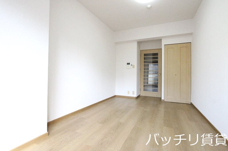 居室・リビング　室内写真等は別号数の為、現状優先となります。