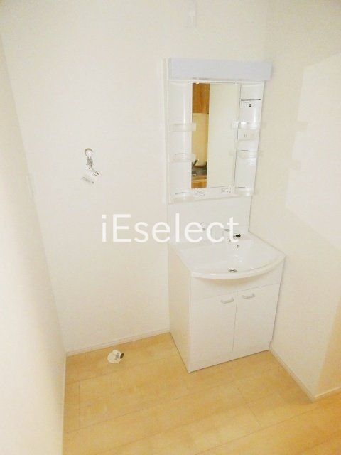 洗面設備　洗忙しい朝に便利な洗髪洗面化粧台