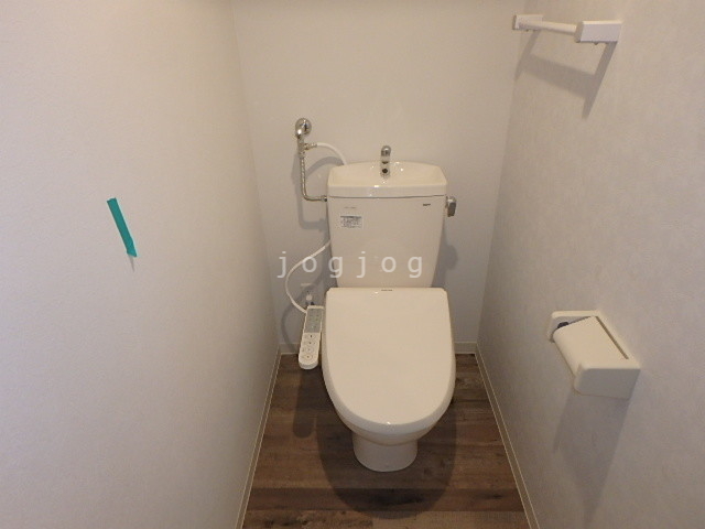 トイレ　温水洗浄器付き便座