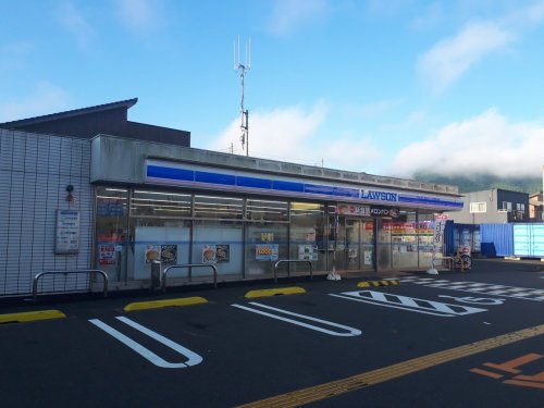 コンビニ　ローソン綾部高東分校前店（コンビニ）まで2914m