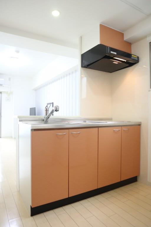キッチン　同タイプ別フロアのお部屋です