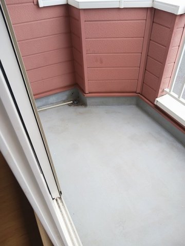 バルコニー　バルコニーからの眺めを楽しみながら食事をしませんか