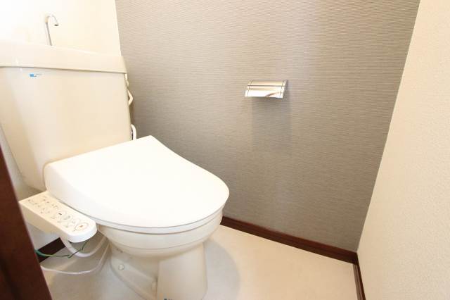 トイレ　ウォシュレットつきのおしゃれなトイレに変身しました