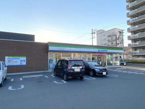 コンビニ　ファミリーマート 岸和田下池田店（コンビニ）まで306m
