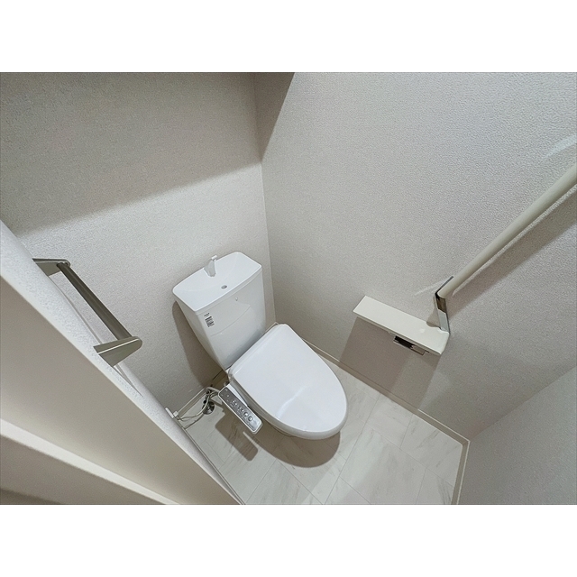 トイレ　快適なシャワートイレです