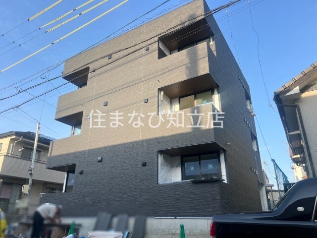 建物外観　建築中