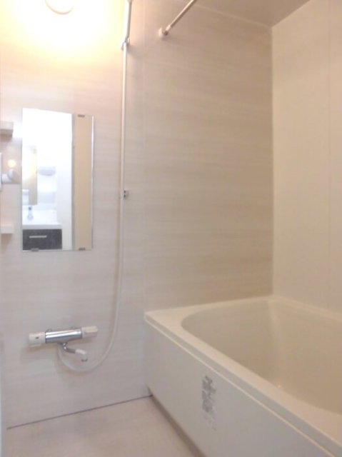 バス・シャワールーム　同物件別号室の写真です。