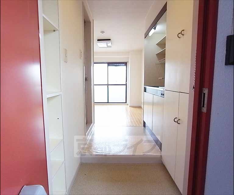 その他部屋・スペース　玄関から見た室内です！