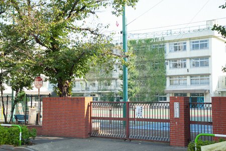 小学校　北区立東十条小学校（小学校）まで881m