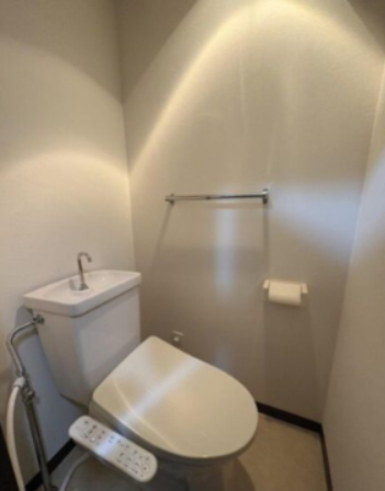 トイレ　シンプルで使いやすいトイレです※別号室の写真です