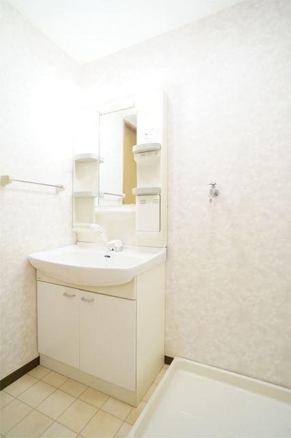 洗面設備　参考写真（当建物別部屋のものです）