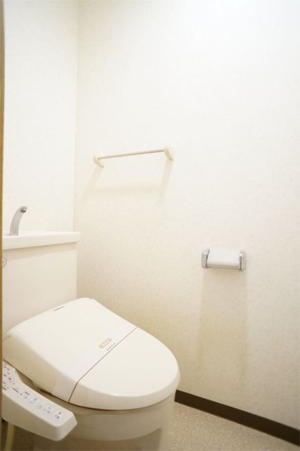 トイレ　参考写真（当建物別部屋のものです）