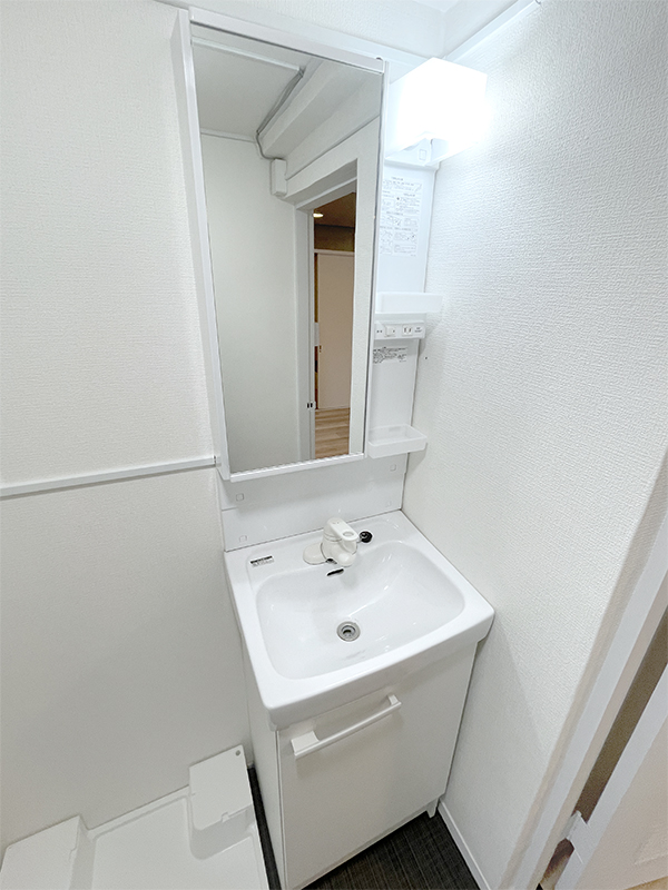 洗面設備　異なる場合は現況を優先します。