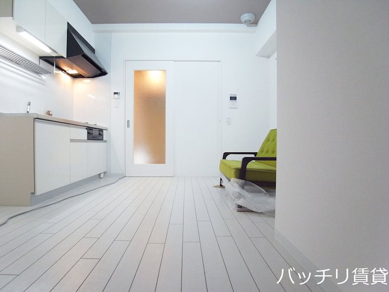 居室・リビング　別号室タイプの為、現状を優先いたします