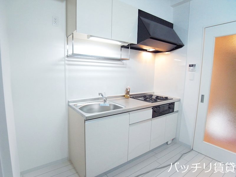 キッチン　別号室タイプの為、現状を優先いたします