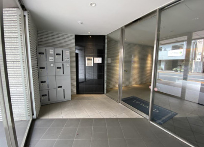 エントランス　UPWARD