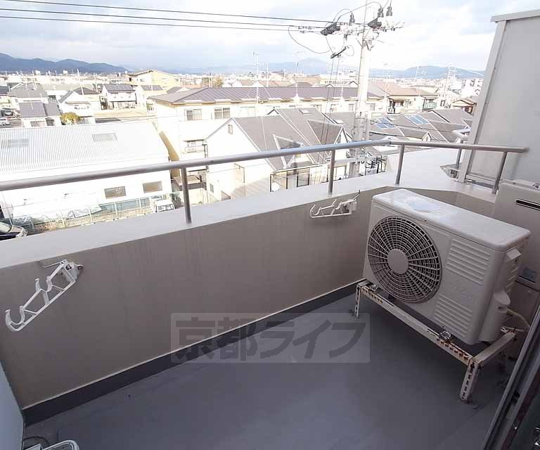 バルコニー　あたりは静かな住宅街です