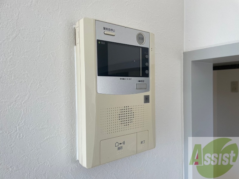 セキュリティ　ＴＶモニター付インターホンです。来客者の顔が見えるので安心！