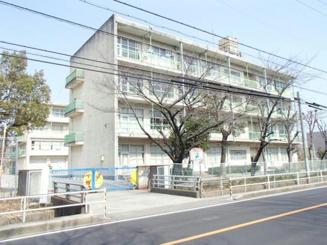 小学校　春日井市立上条小学校（小学校）まで428m